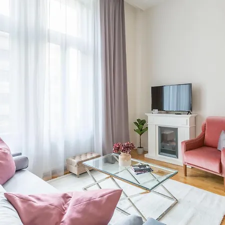 Apartment Luxury 3bedrm 2bathrm With Danube River View