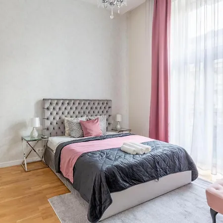 Luxury 3bedrm 2bathrm With Danube River View * Budapest
