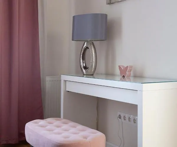 Luxury 3bedrm 2bathrm With Danube River View דירה *