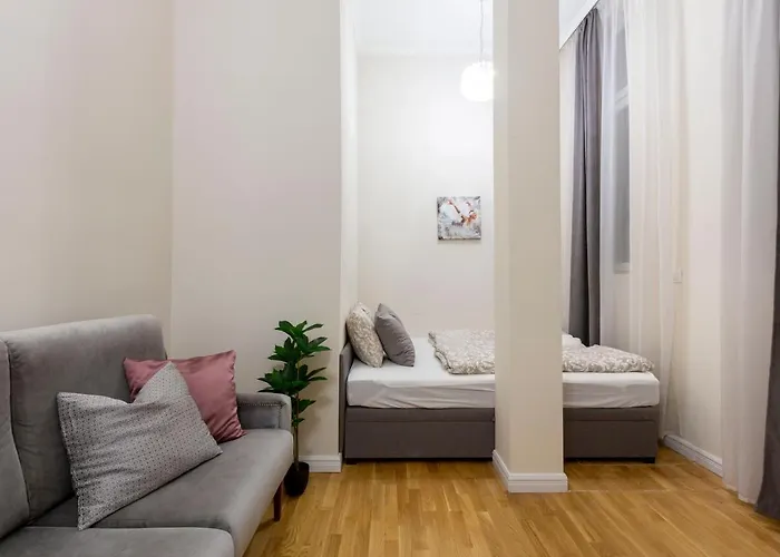 Luxury 3bedrm 2bathrm With Danube River View *