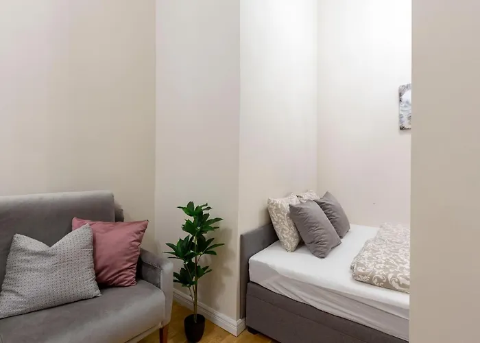 Luxury 3bedrm 2bathrm With Danube River View דירה *