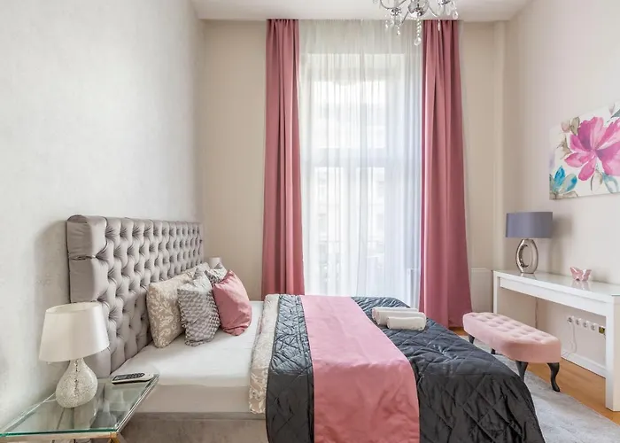 Luxury 3bedrm 2bathrm With Danube River View דירה