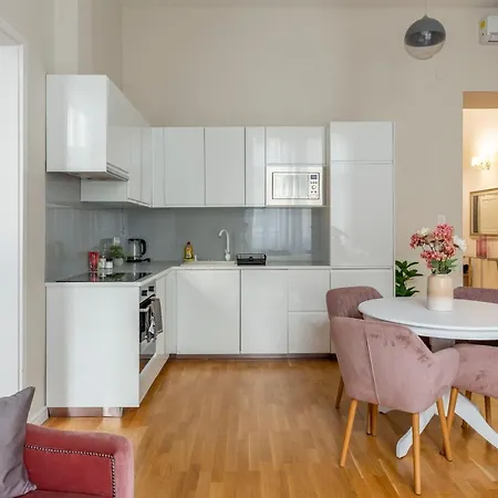 Apartment Luxury 3bedrm 2bathrm With Danube River View *