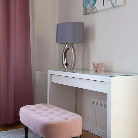 Luxury 3bedrm 2bathrm With Danube River View Apartment *