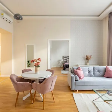 Apartment Luxury 3bedrm 2bathrm With Danube River View *