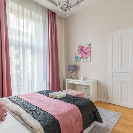 Luxury 3bedrm 2bathrm With Danube River View * Budapest