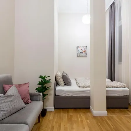 Luxury 3bedrm 2bathrm With Danube River View *