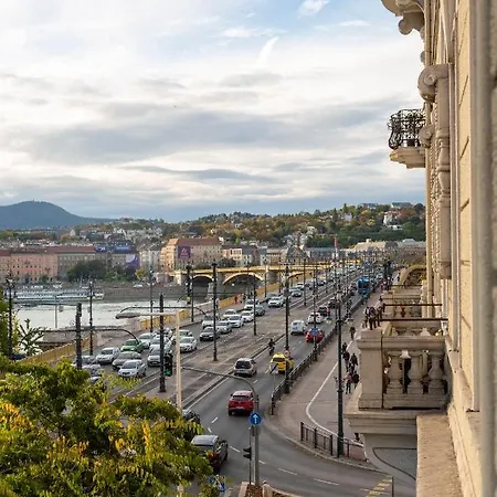 Apartment Luxury 3bedrm 2bathrm With Danube River View *