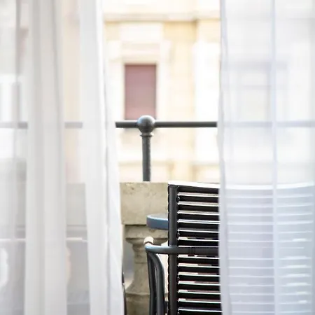 Apartment Luxury 3bedrm 2bathrm With Danube River View