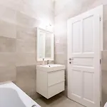 Luxury 3bedrm 2bathrm With Danube River View Budapesta