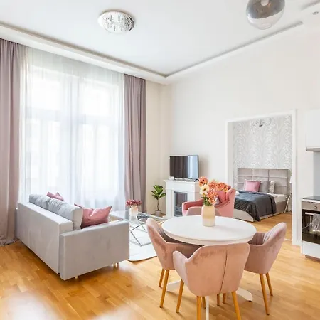 Luxury 3bedrm 2bathrm With Danube River View