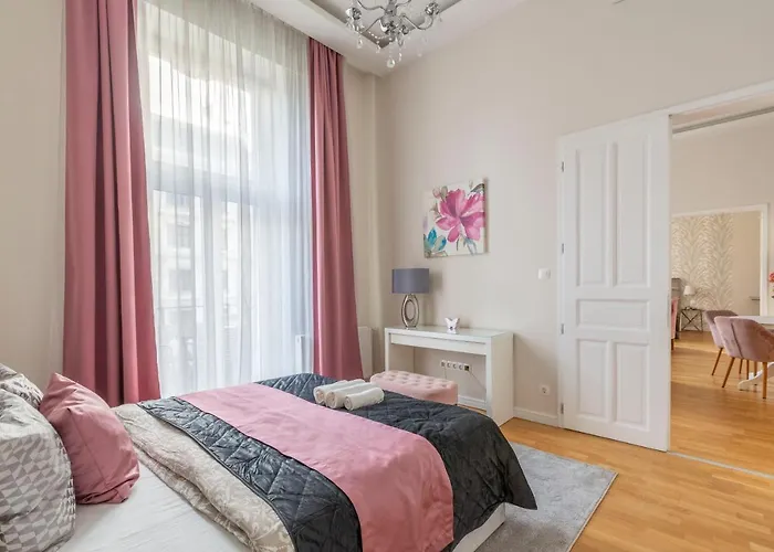 Luxury 3bedrm 2bathrm With Danube River View * Budapesta