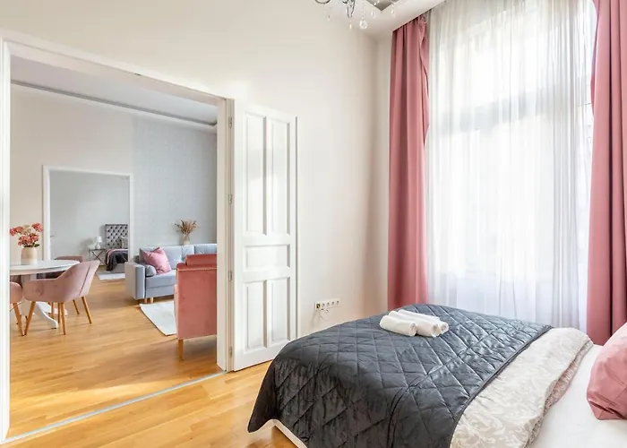 Luxury 3bedrm 2bathrm With Danube River View Apartament *
