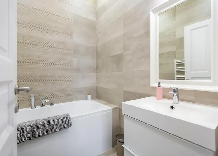 Luxury 3bedrm 2bathrm With Danube River View *