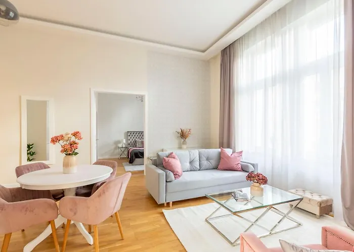Luxury 3bedrm 2bathrm With Danube River View * Budapesta